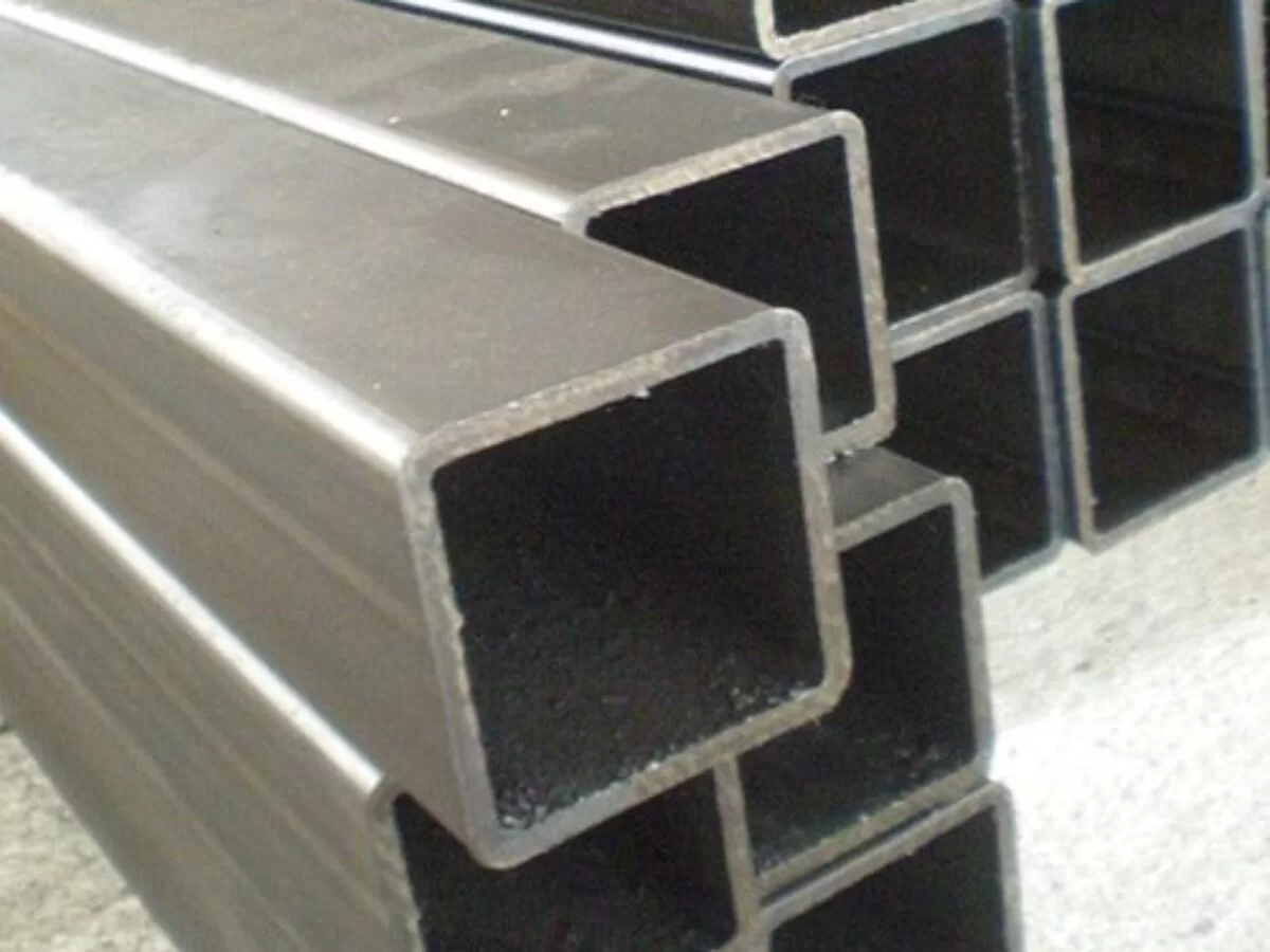 Tubo Cuadrado Negro 16X16 X6000X0.90 MM 